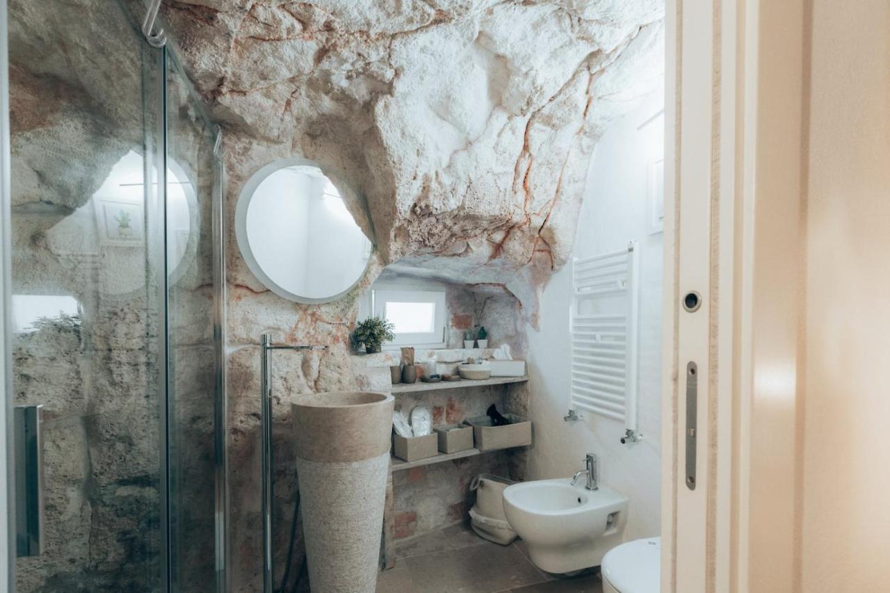Bed and Breakfast Grotta Carlotta Остуні Екстер'єр фото