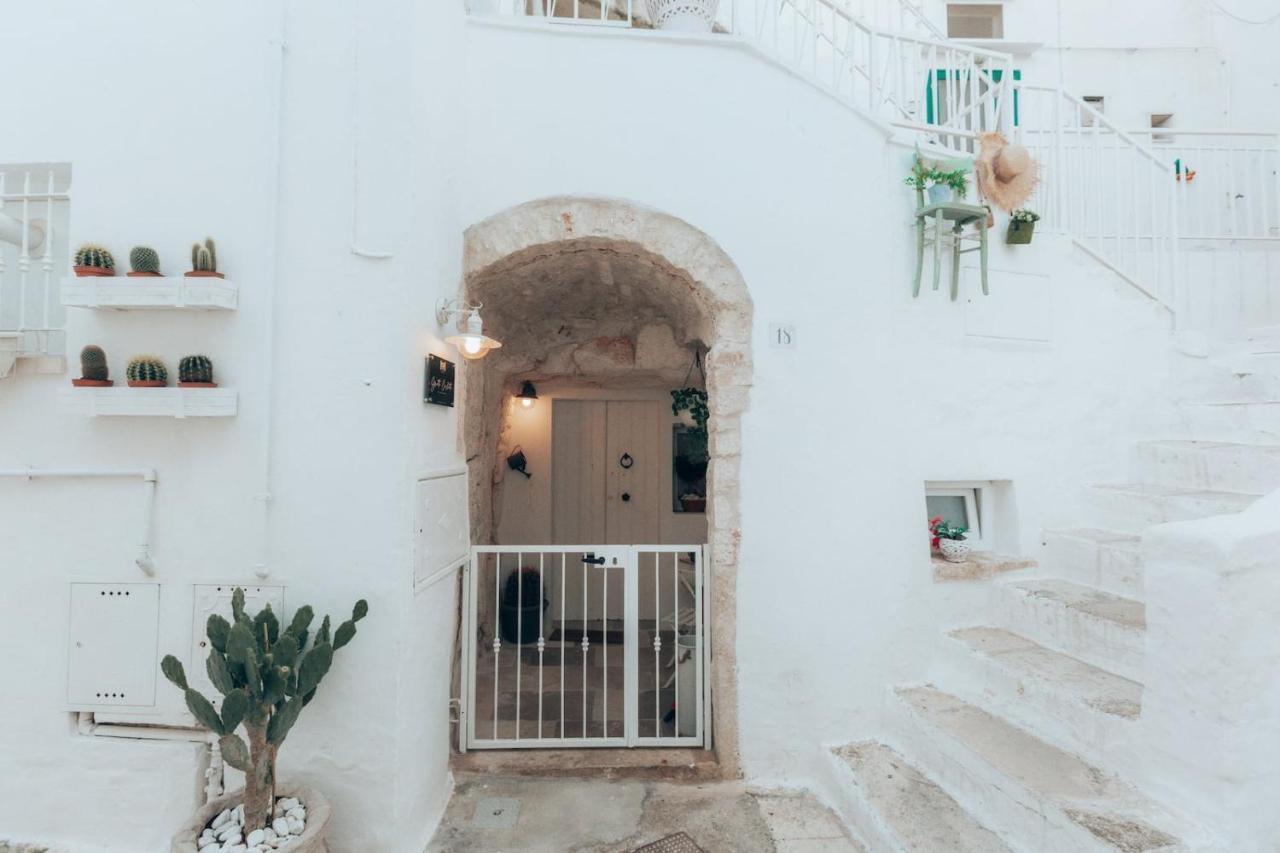 Bed and Breakfast Grotta Carlotta Остуні Екстер'єр фото