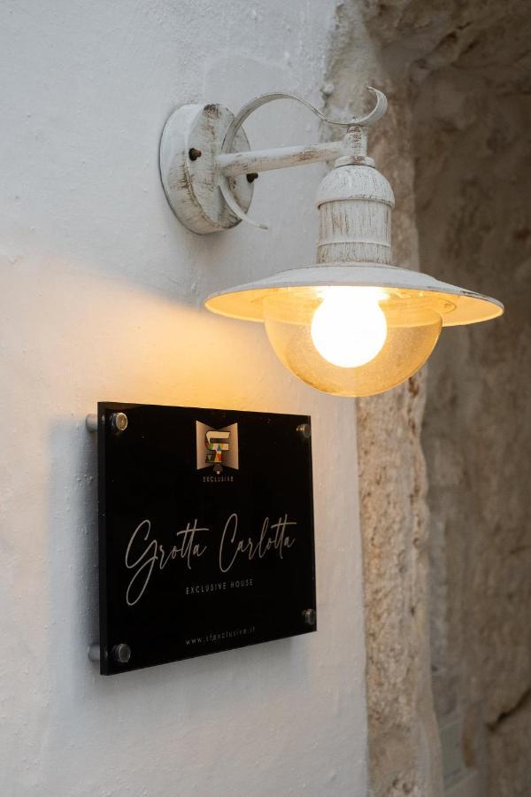 Bed and Breakfast Grotta Carlotta Остуні Екстер'єр фото