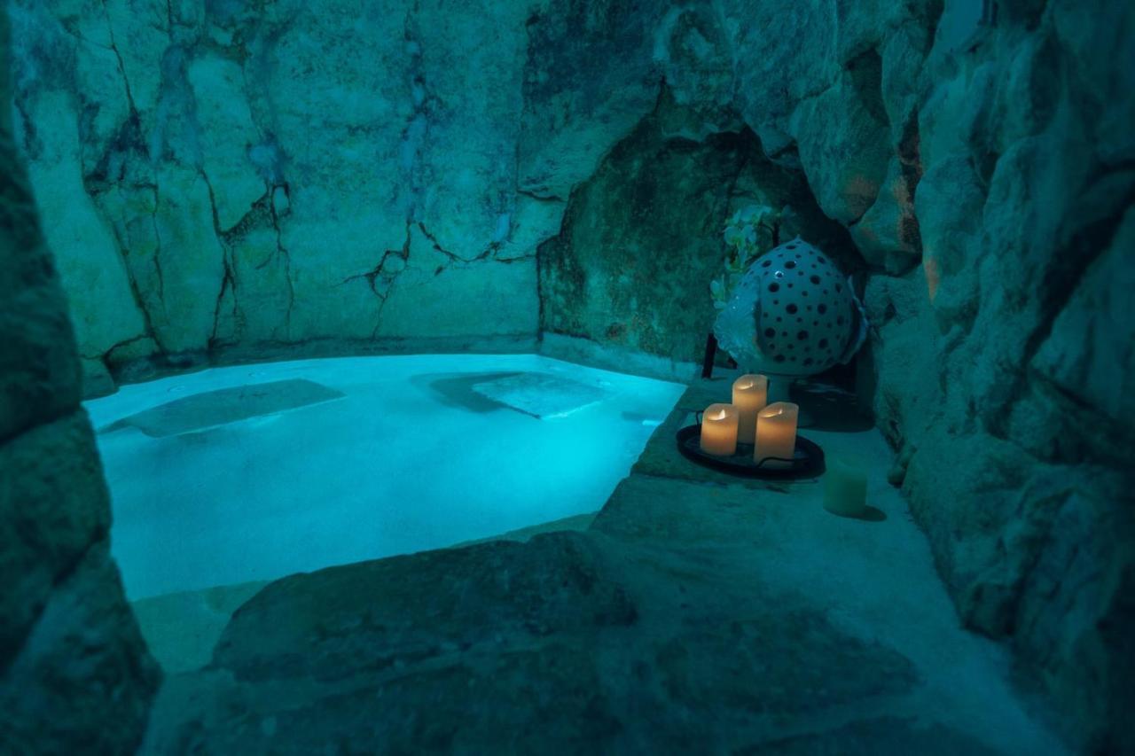 Bed and Breakfast Grotta Carlotta Остуні Екстер'єр фото